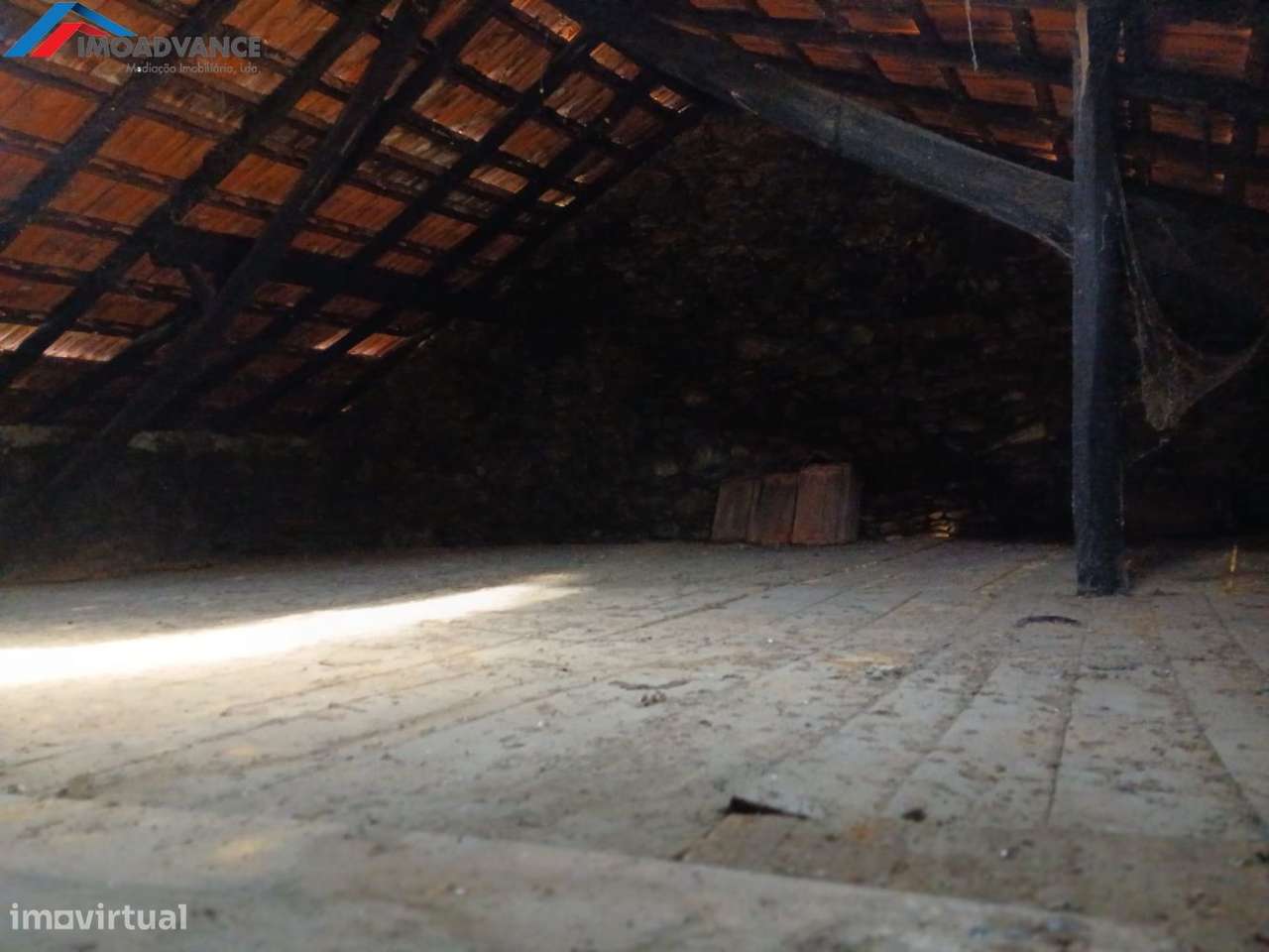 Casa para Recuperar com Terreno e Lagar em Lorvão, Penacova, Coimbra-17