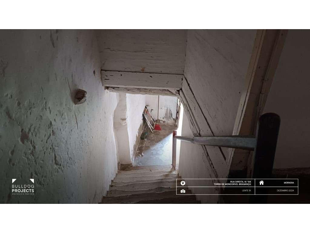 Moradia com 9 assoalhadas na Rua Direita, Carviçais-13