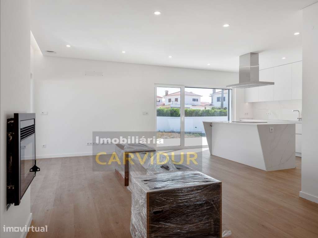 Moradia Ericeira a 12km V4 Nova em Lote com 730m2 e praia a 300m-5