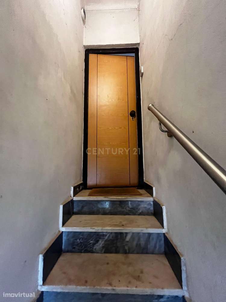 Moradia T5 Bi Familiar em Quinta do Conde - Grande imagem: 3/26