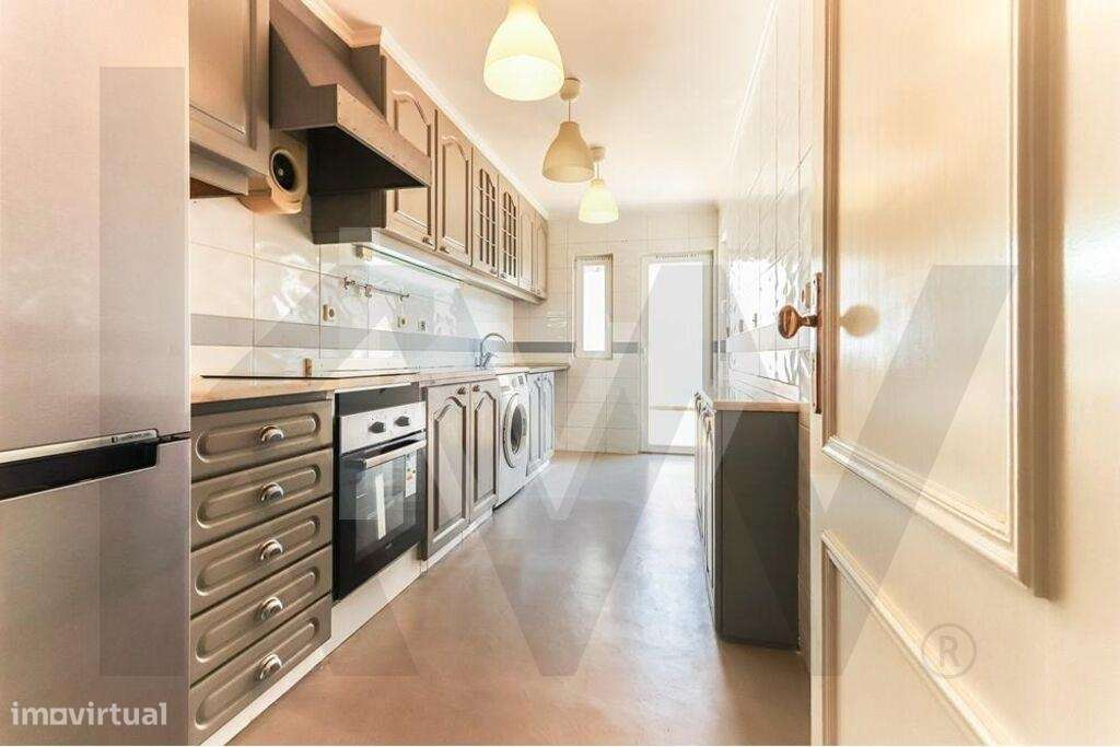 T1 Remodelado com Terraço de 54 m2 com excelente localização na Pared - Grande imagem: 4/28