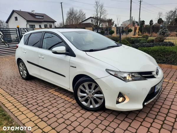 Toyota Auris 1.8 Hybrid Executive - 1