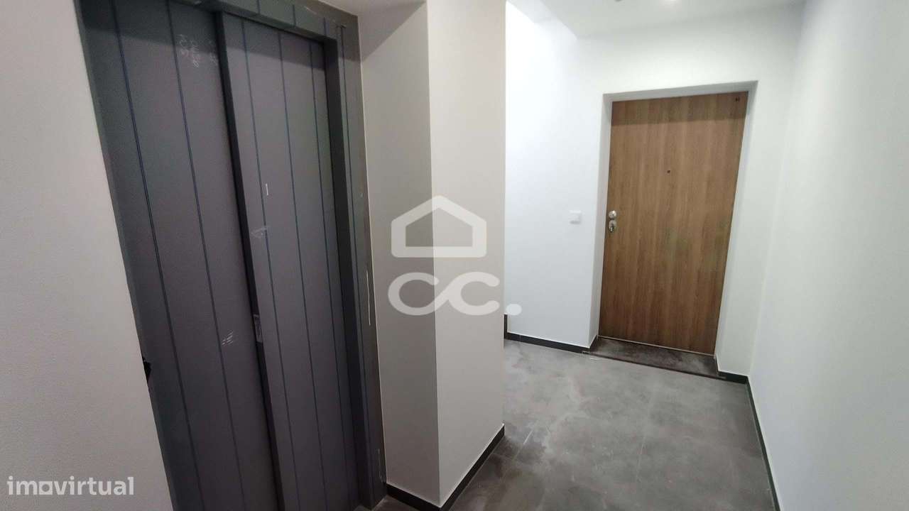 Apartamento tipo T-2 no centro da Vila de Pataias.-13