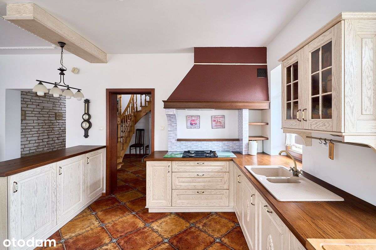 Dom wolnostojący w pięknej okolicy-10