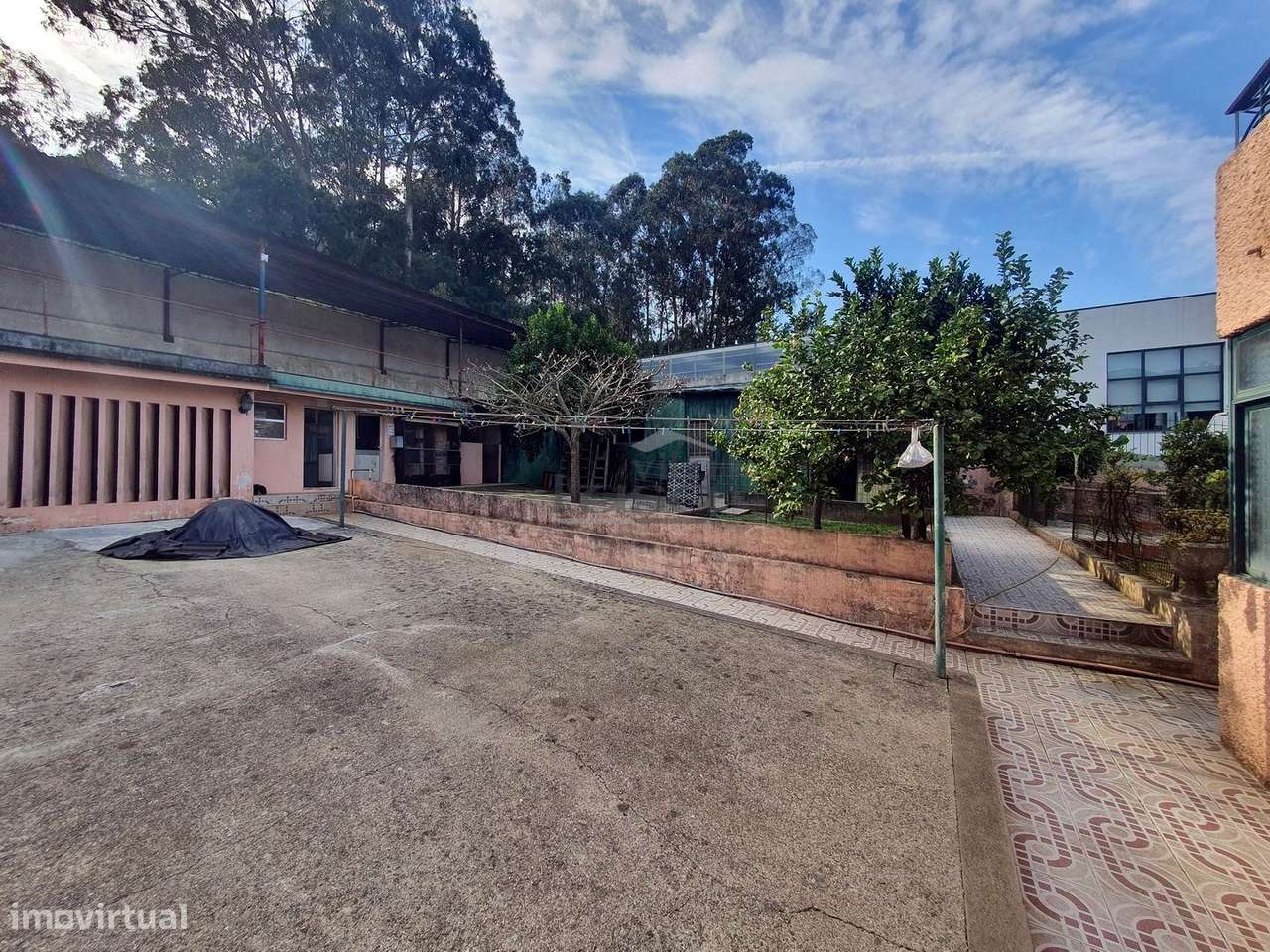 Moradia T5 de Quatro Frentes com Visibilidade Única - Grande imagem: 5/30