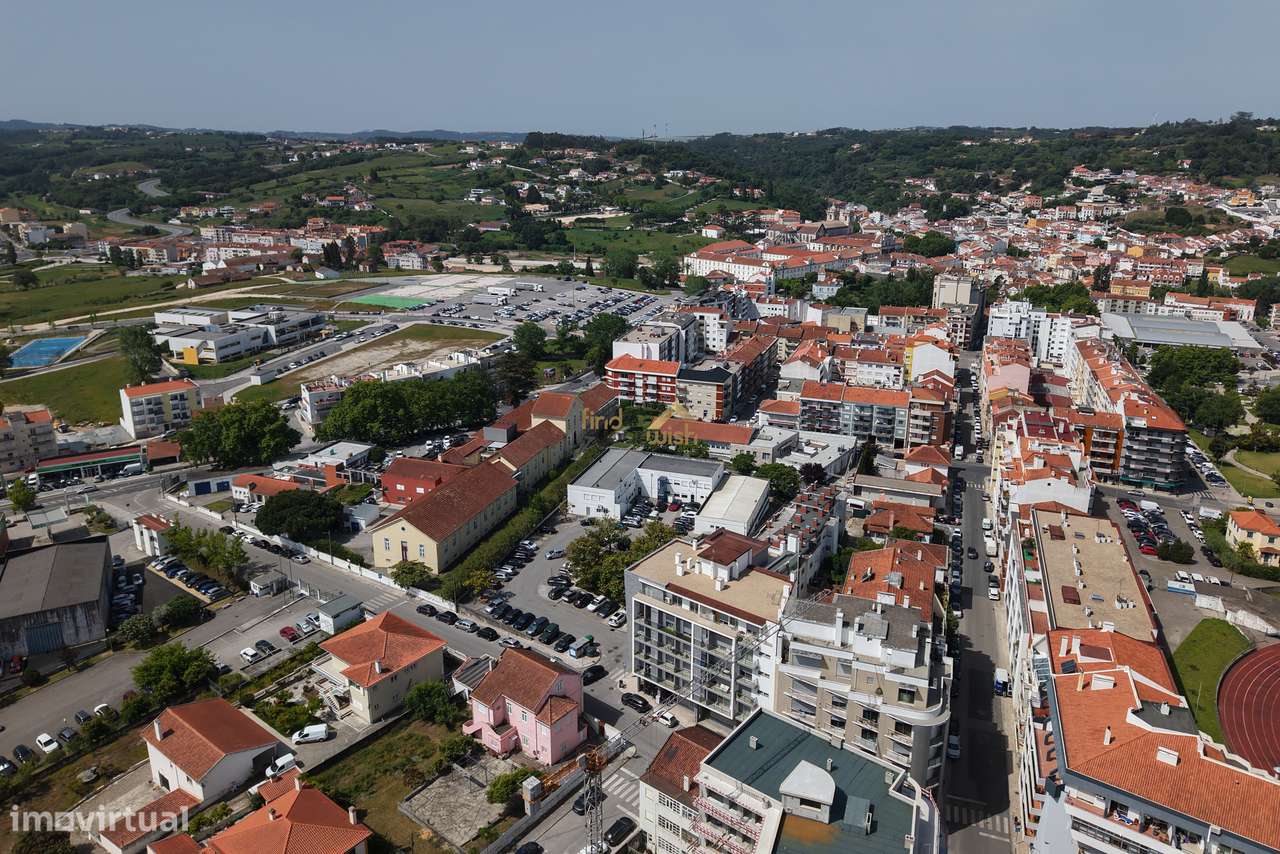 Apartamento T3 com Localização Premium no Centro de Alcobaça-19