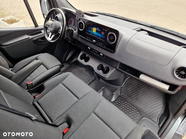 Mercedes-Benz SPRINTER 319 7GTRONIC - 11