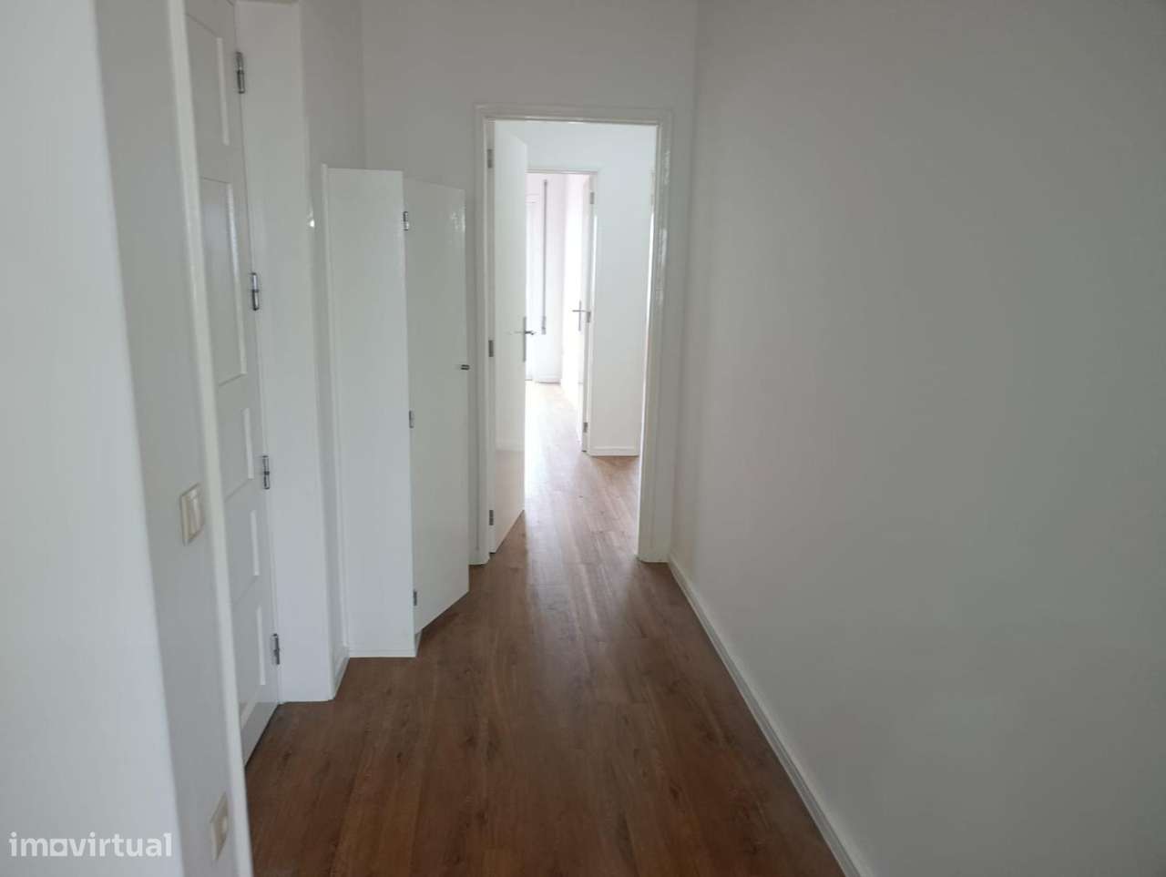 Apartamento T3 Remodelado na Maia, com 125 m², Box 22 m², Varandas-7