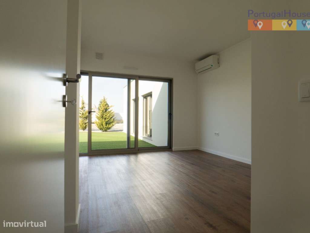 Moradia T4 de Luxo com terreno de 5.300 metros quadrados-39