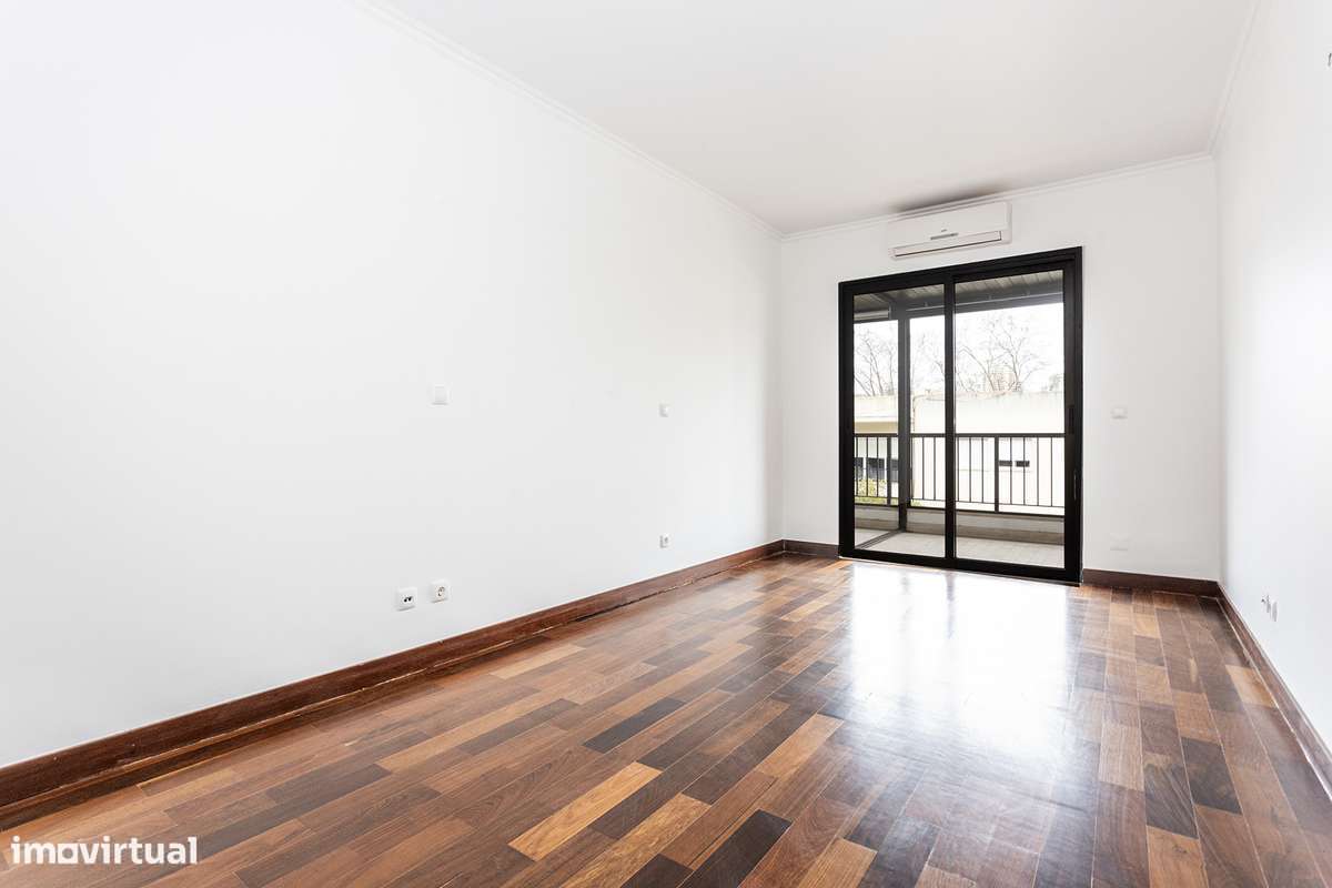 Fantástico T4 Duplex, com vista mar, em Cascais-15