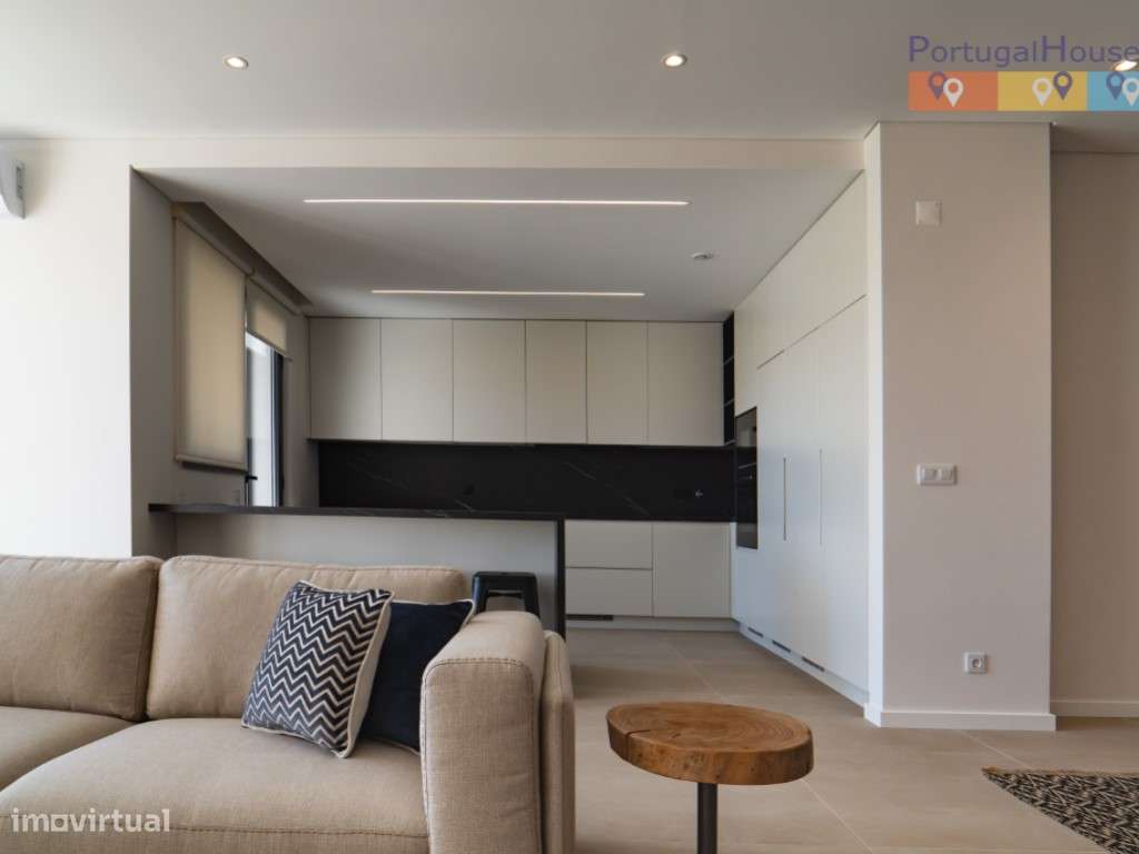 Vivenda T4+1 na praia do Areal com piscina.-9