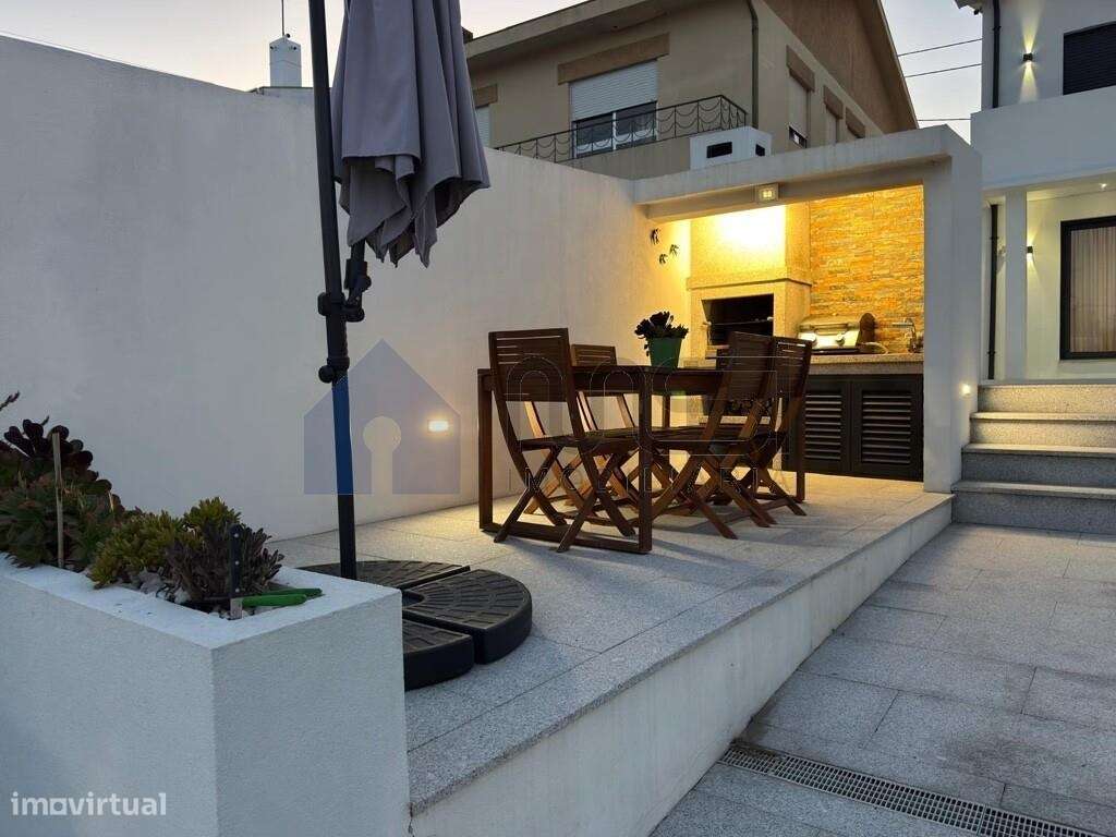 Moradia T3 em Matosinhos — Conforto e Elegância-46