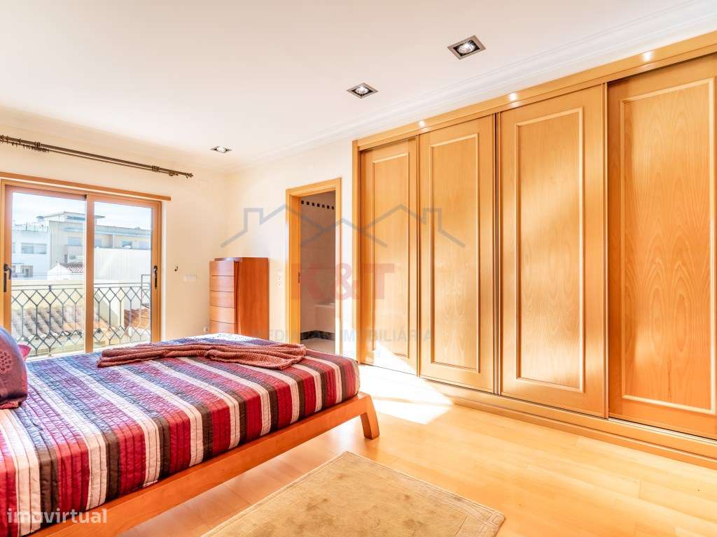 Moradia T5 de Luxo + Apartamento T3 - Lagoa-19