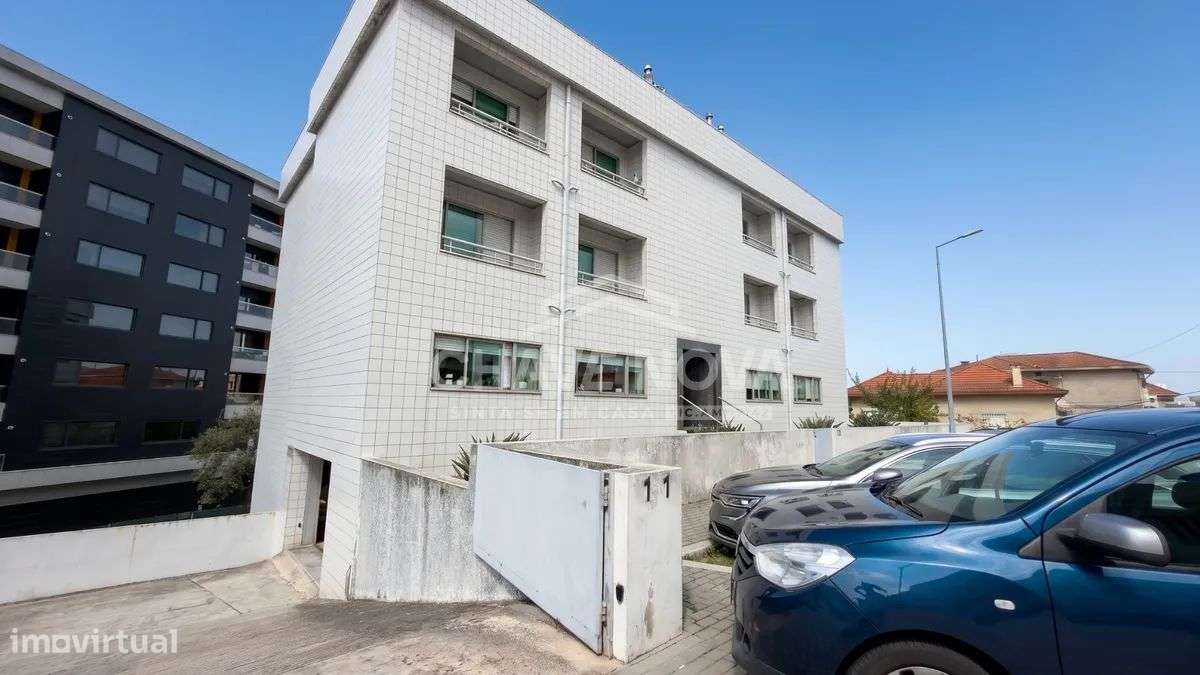 Apartamento T2 Mobilado c/ Lugar de Garagem em Oliveira do Douro-30