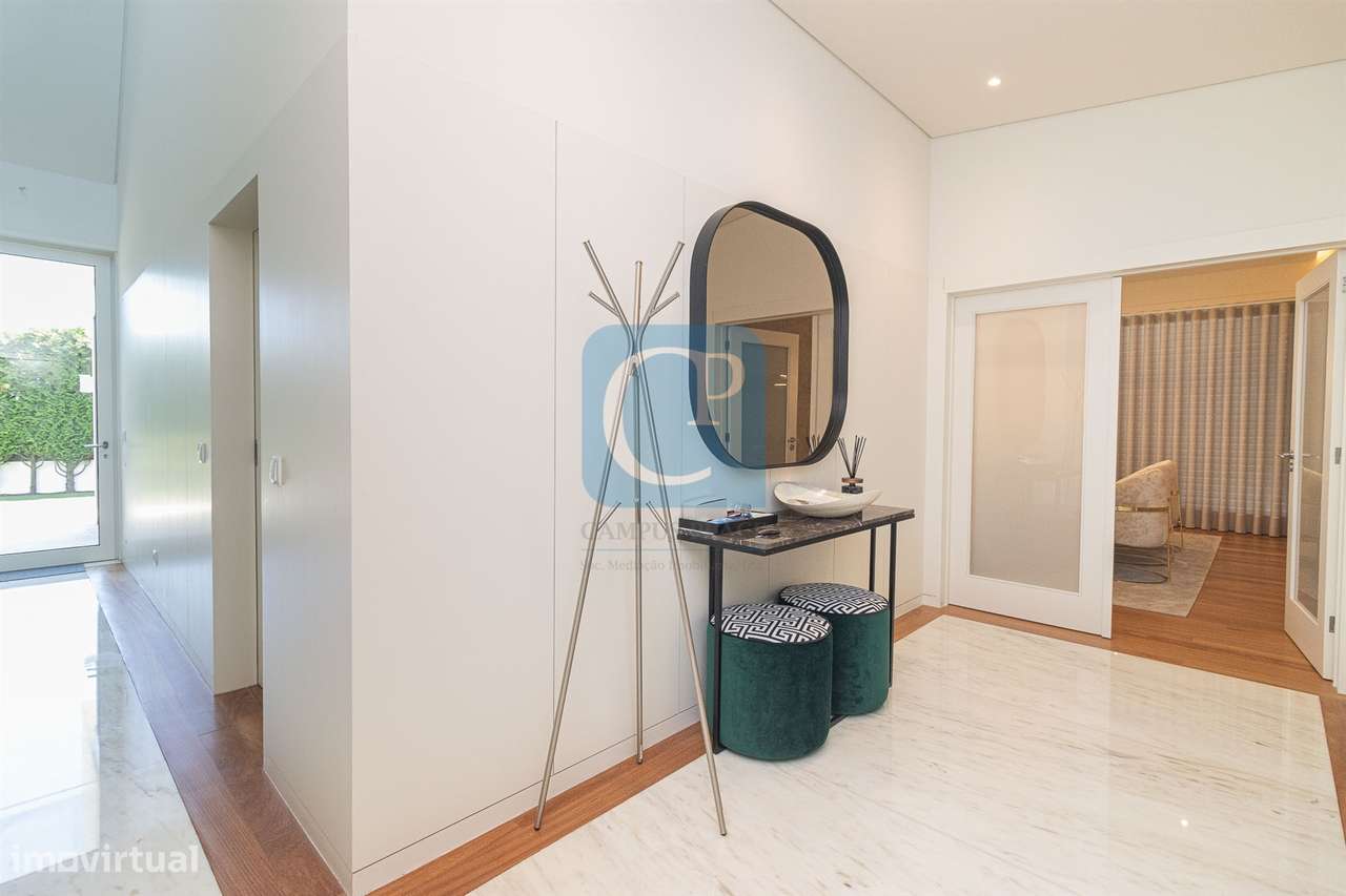 Moradia V5 com piscina e jardim, em Nogueira na Maia - Grande imagem: 3/59