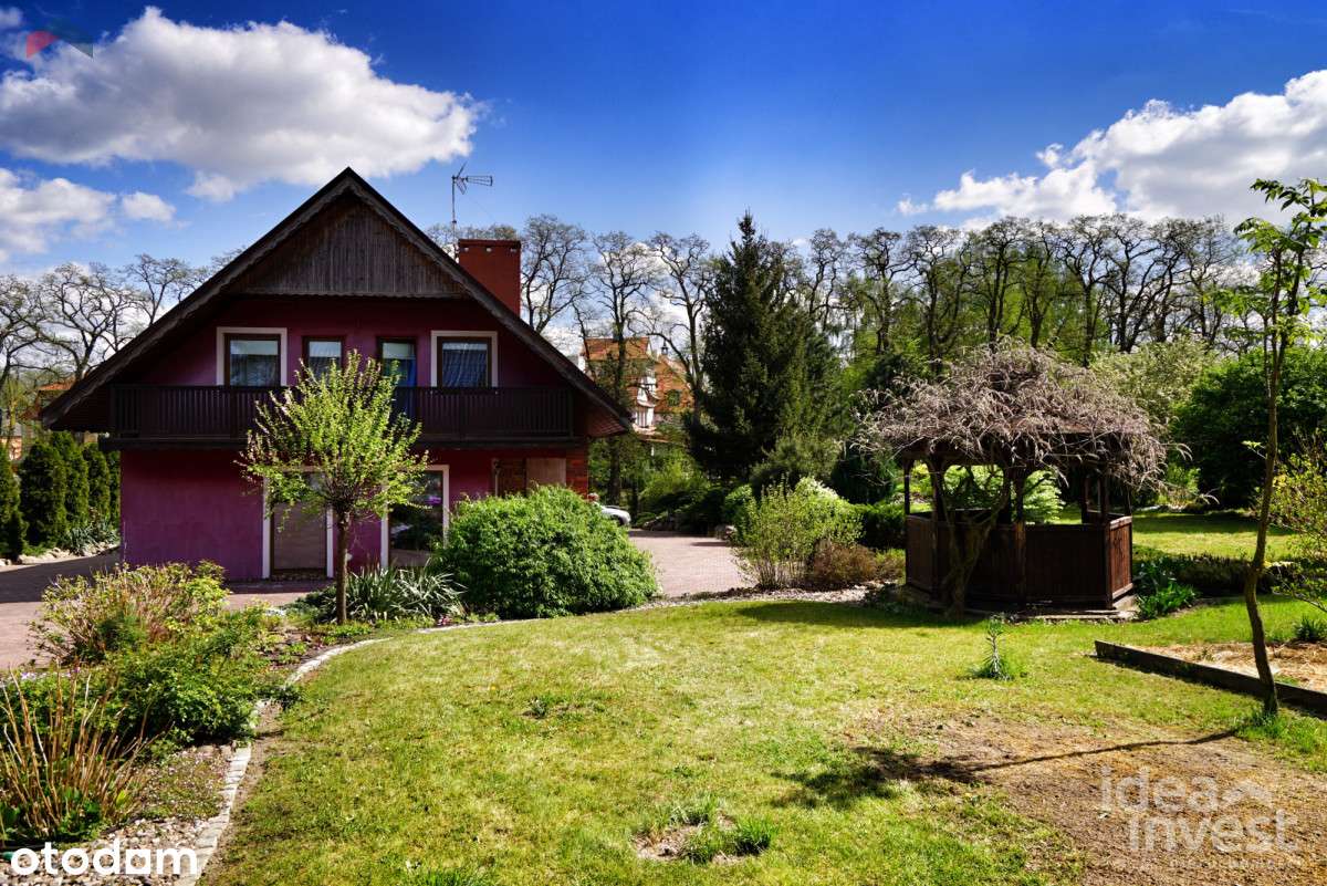 Duży dom z pięknym ogrodem w urokliwej wsi-13