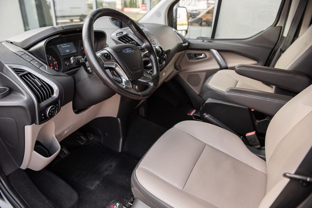 Ford Tourneo Custom 320 L2H1 VA Shuttle Titanium X 2017