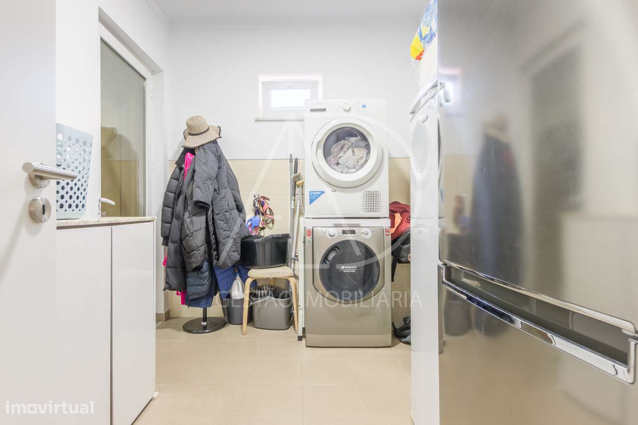 Moradia Isolada T3+ 2 a 5 minutos da Baia do Seixal-11