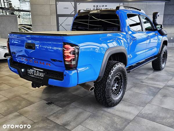 Toyota Tacoma - 8