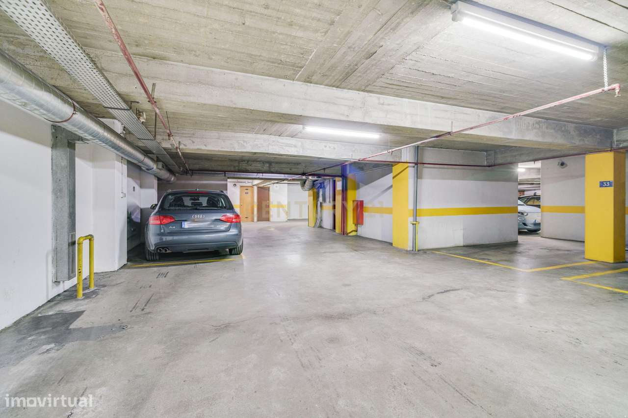 Fantástico T5 Quinta das Conchas frente ao metro-39