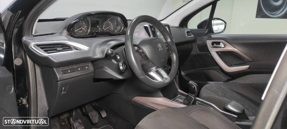 Peugeot 2008 1.2 PureTech Style - 16