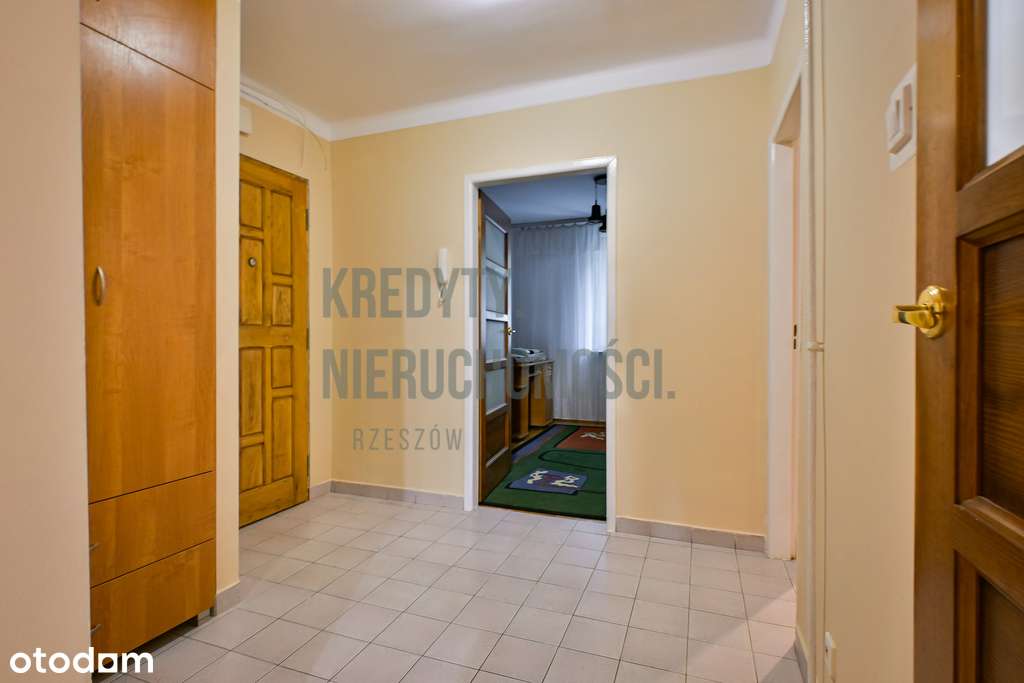 Parter, 3 pokoje, loggia — ul. Sienkiewicza-8