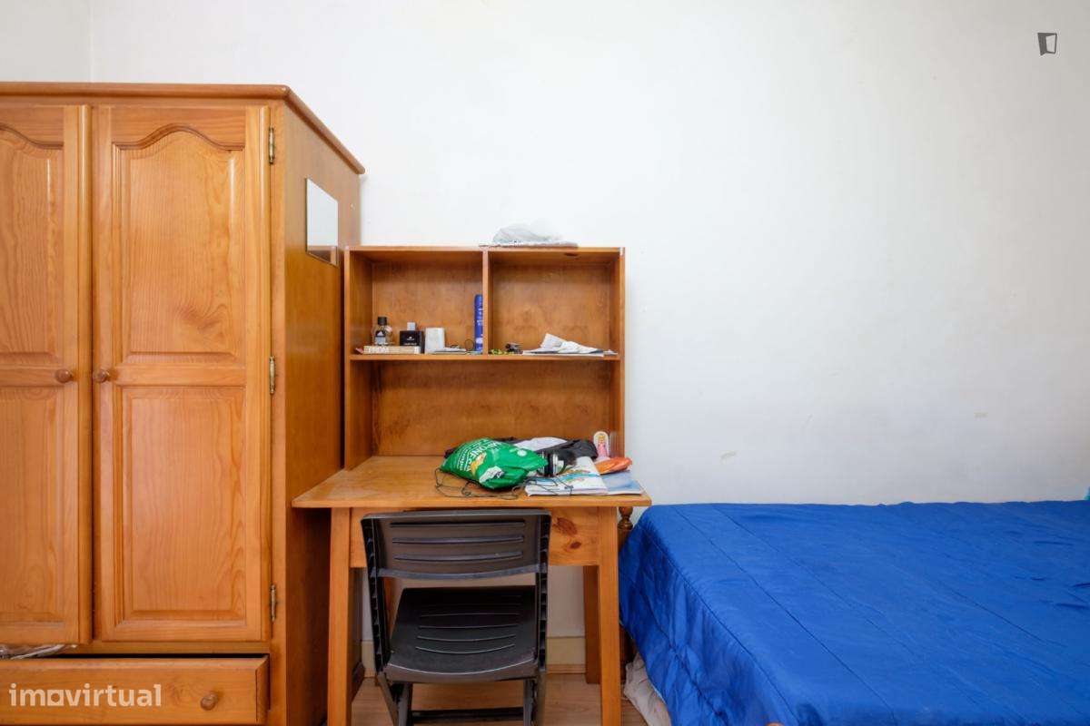 Quarto - localizado em Baixa Coimbra - Grande imagem: 5/10