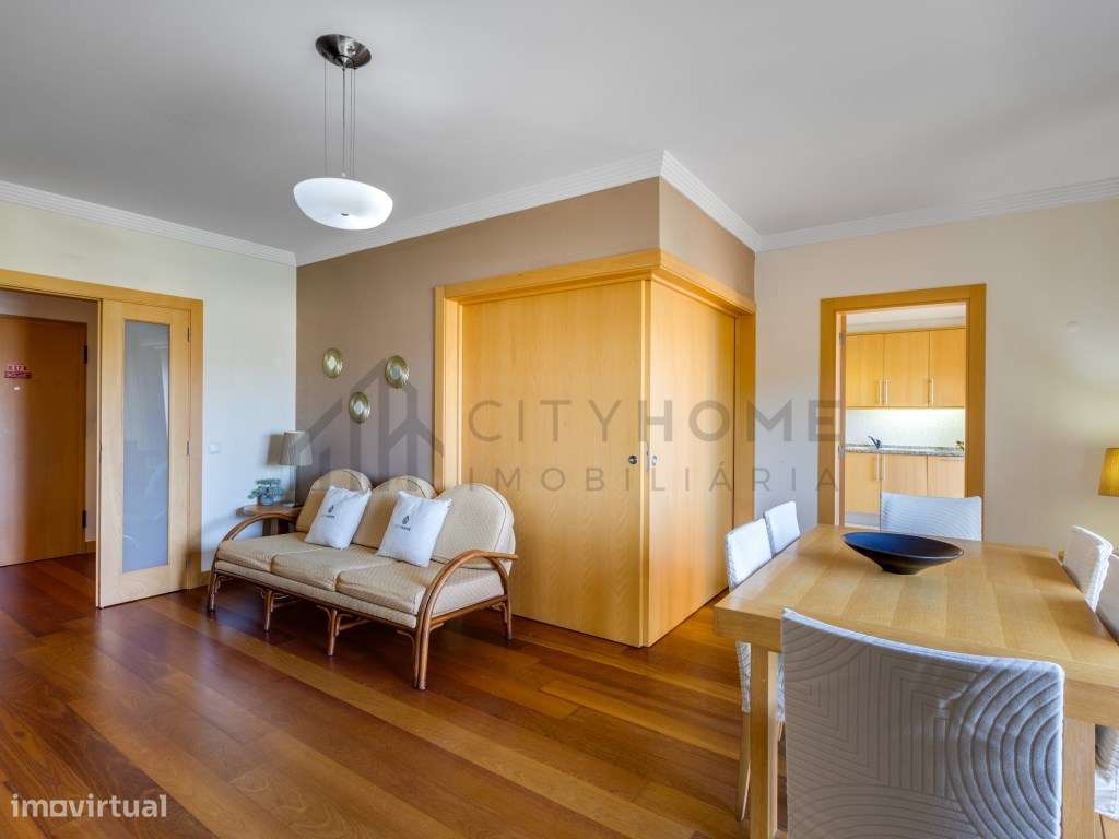 Apartamento T1+1 com piscina, elevador e 2 lugares de estacionament...-9