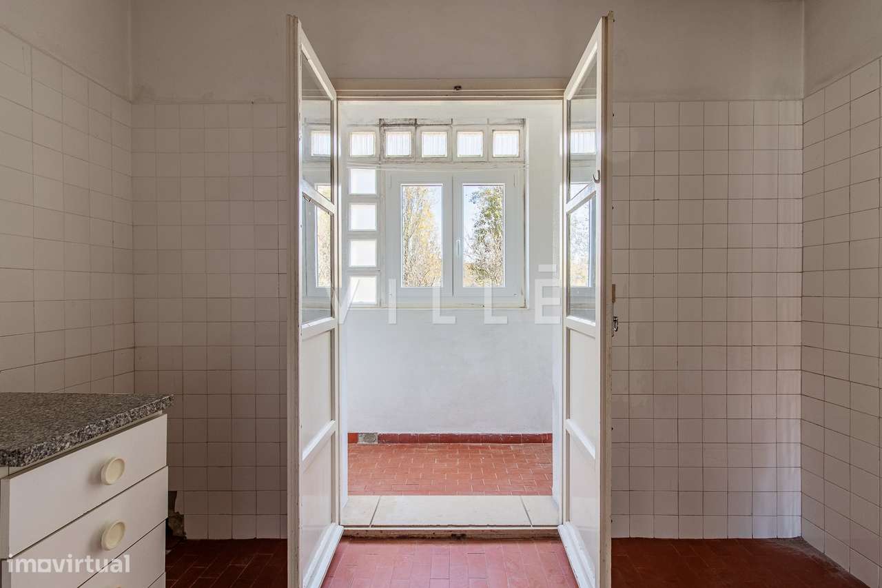 Apartamento T3 no centro da cidade para remodelar - Grande imagem: 1/28