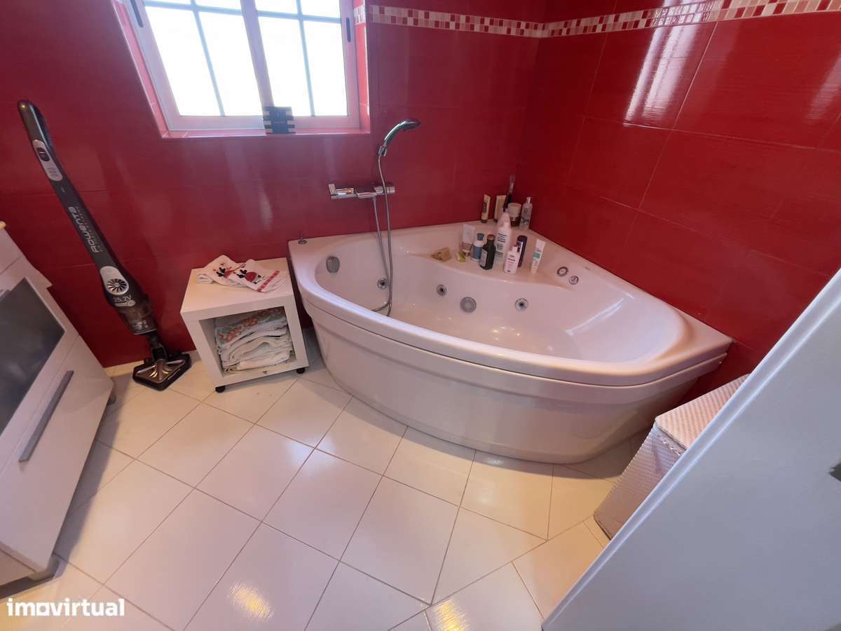 EXCLUSIVO EM CASCAIS |  T3 +1 anexo EM MANIQUE DE BAIXO.-11