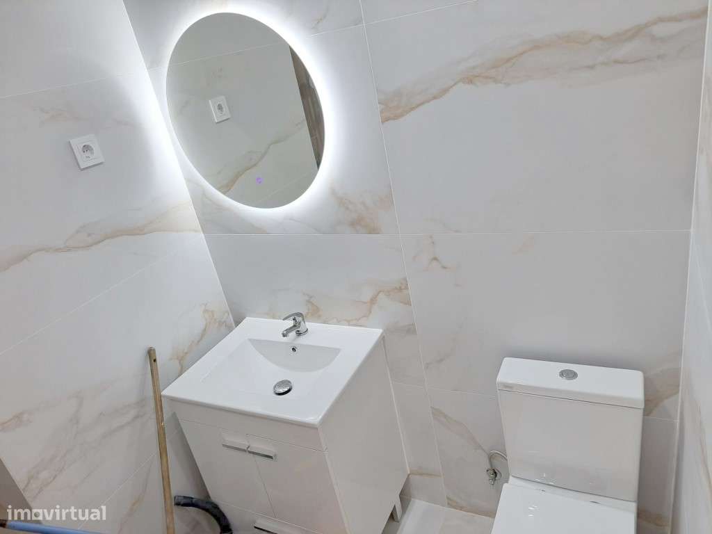 Apartamento T2 com elevador para venda em Odivelas - Lisboa-8