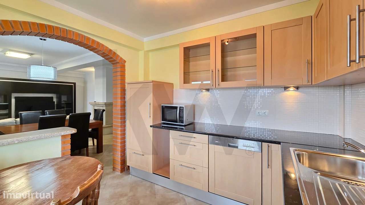 Apartamento T3 renovado no centro de Albergaria-7