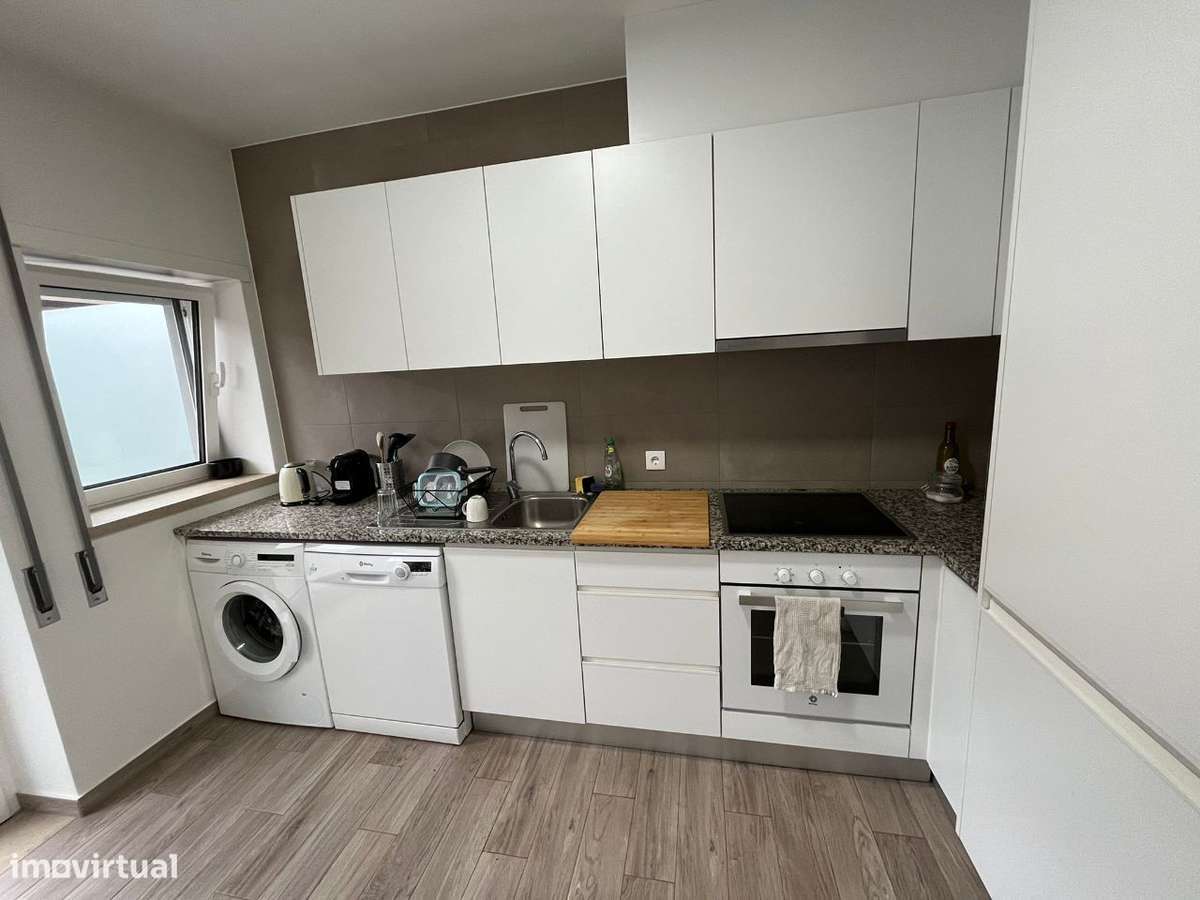 T1-Mobilado-Centro de Leiria seminovo (R de Tomar-junto aos bombeiros) - Grande imagem: 4/8