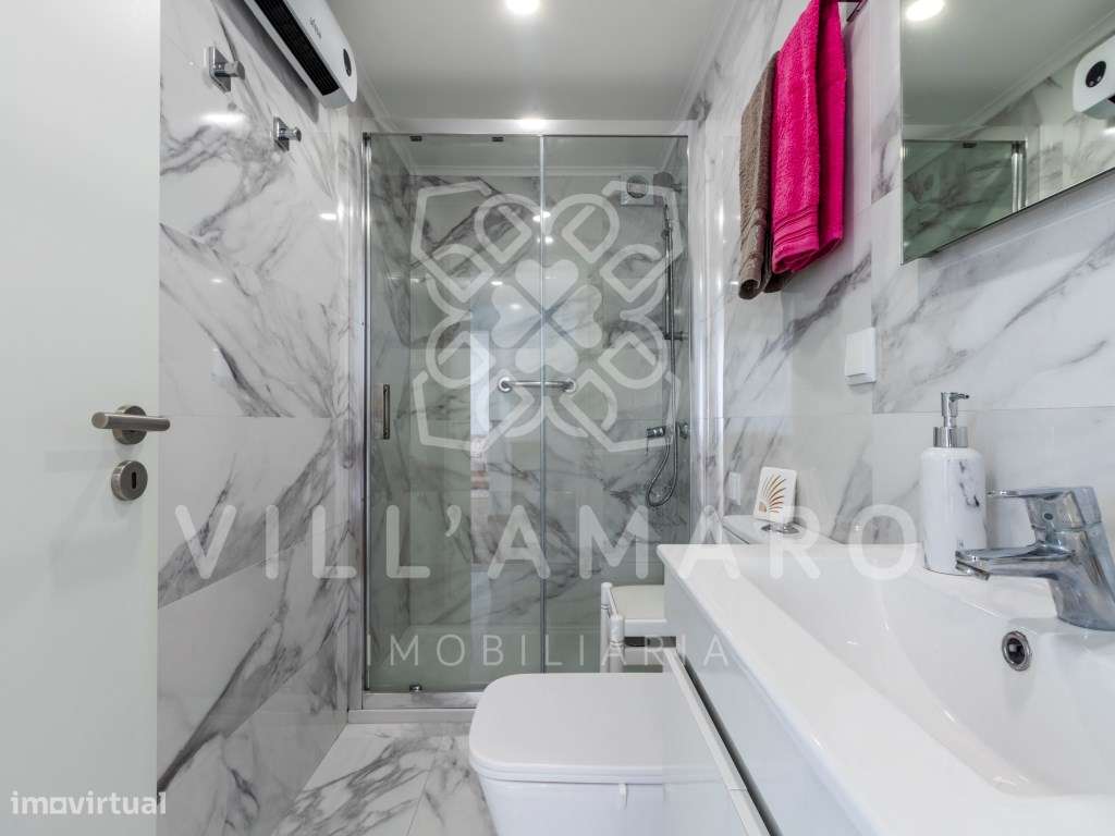 Moradia Bi-familiar térrea T2+1, com cave, renovada, jardim, garage...-8