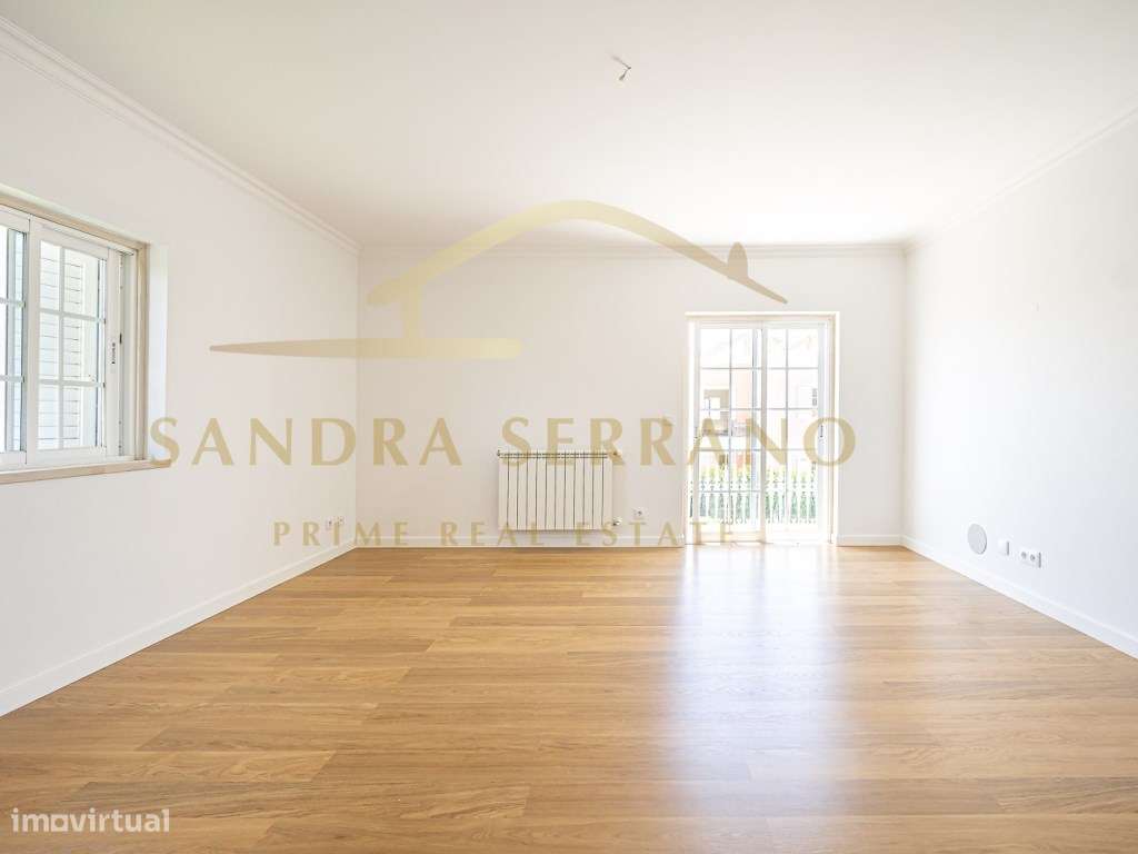 Moradia de traça tradicional com 7 assoalhadas-28