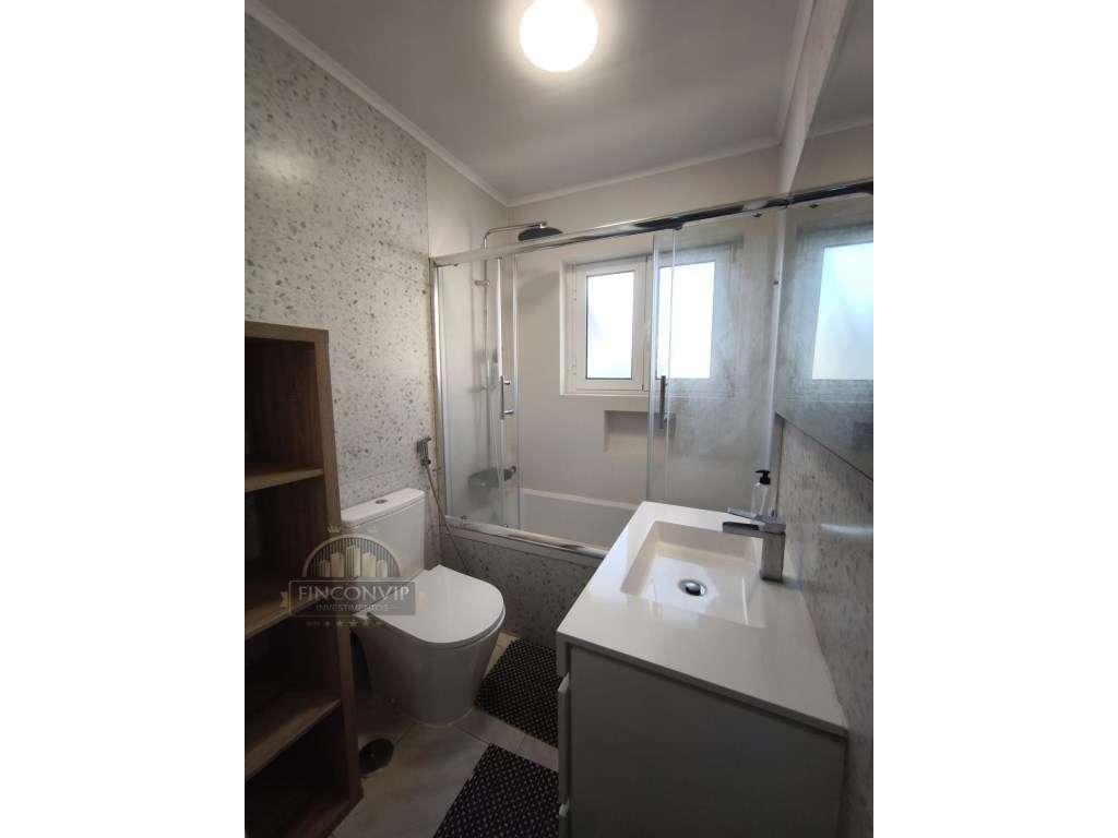 Apartamento T2, no Centro de Almada.-11