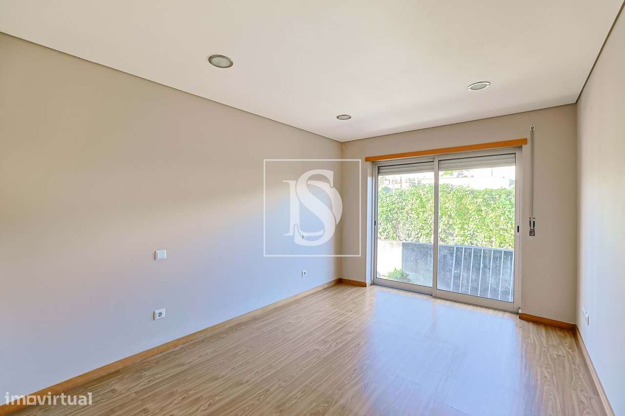 Apartamento T3 em Galegos (São Martinho)-11