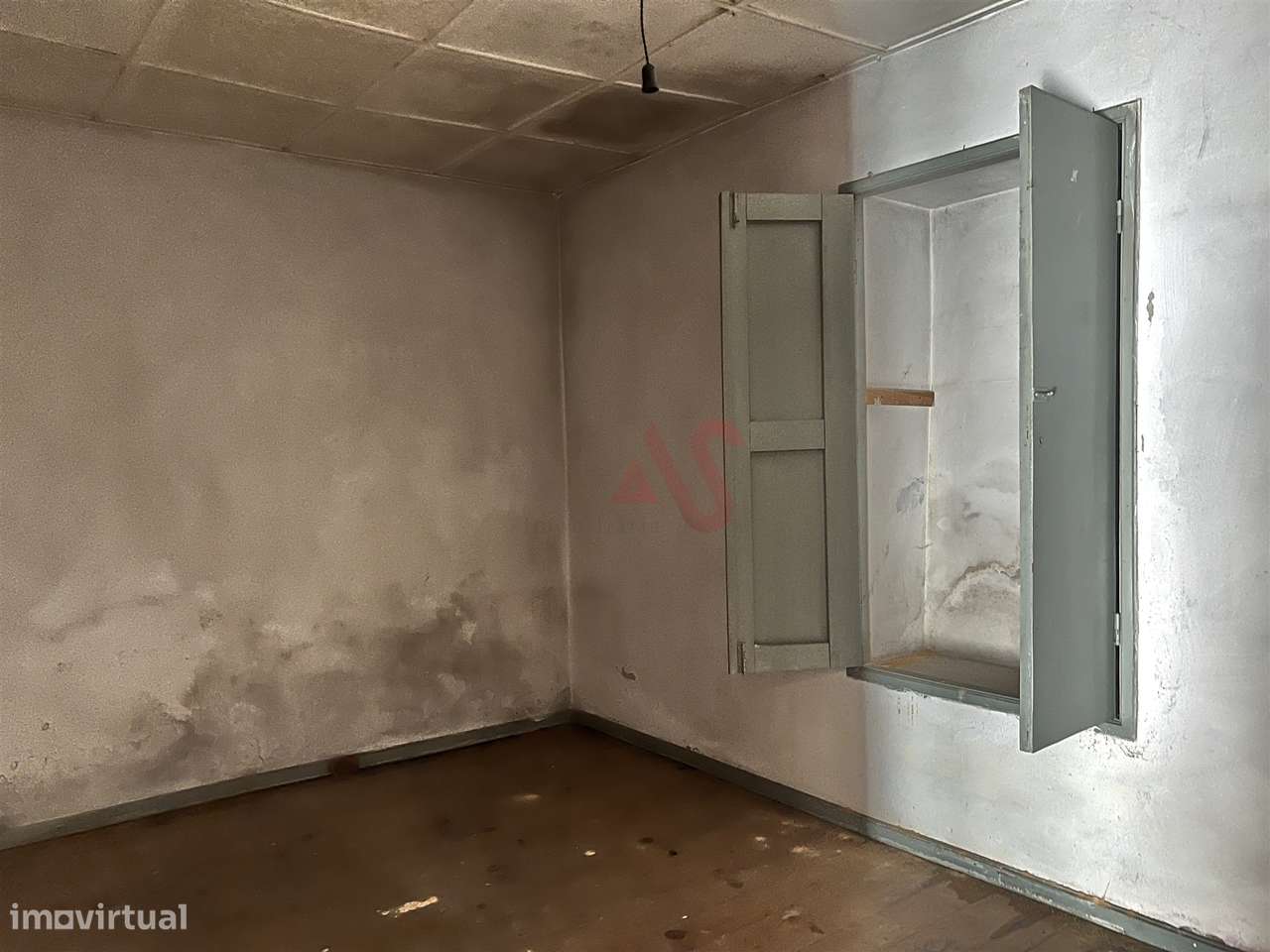 Moradias para Restauro com Terreno de 1.682 m² | Raimonda, Paços de Fe-22