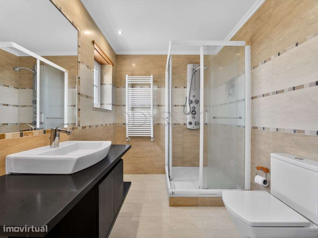 Villa T3 com piscina e vistas panorâmicas aninhada na aldeia histór...-29