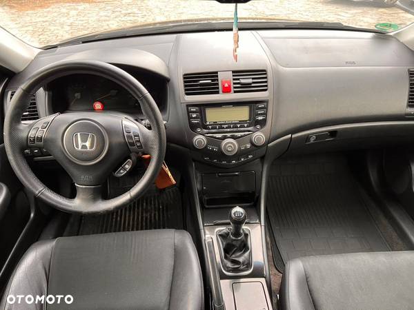 Honda Accord 2.0 Executive - 10