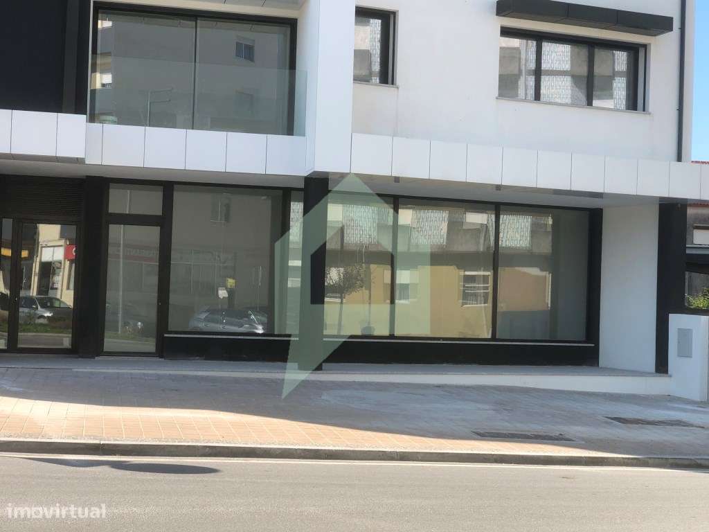 Loja comercial próximo da estação em Barcelos - Grande imagem: 5/8