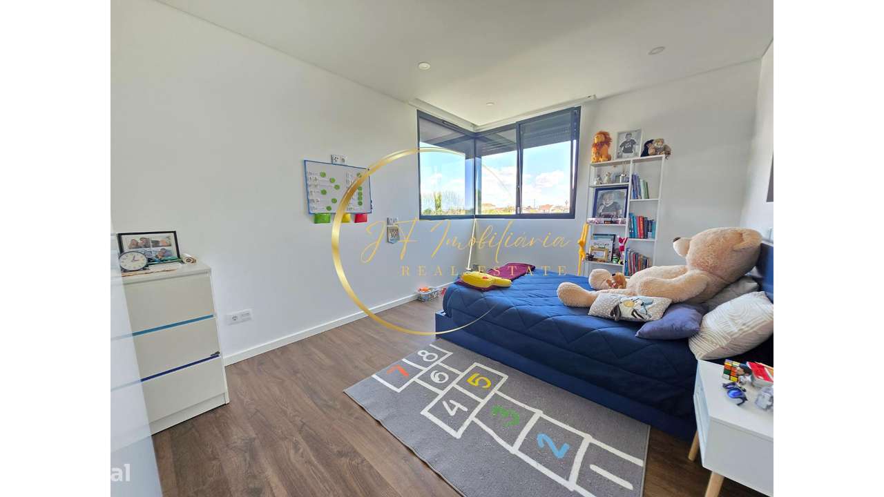 Moradia T4 de Luxo com Jardim-35