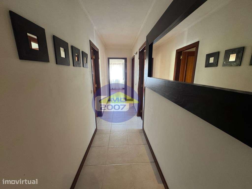 Apartamento T3 com terraço em Paços de Brandão-16