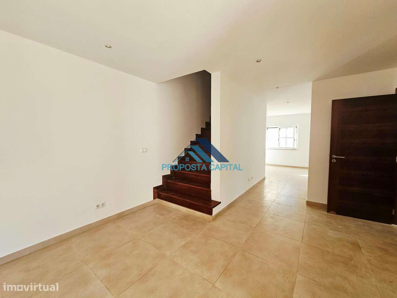 Moradia T4 com excelentes áreas exteriores - Oportunidade Única...-23
