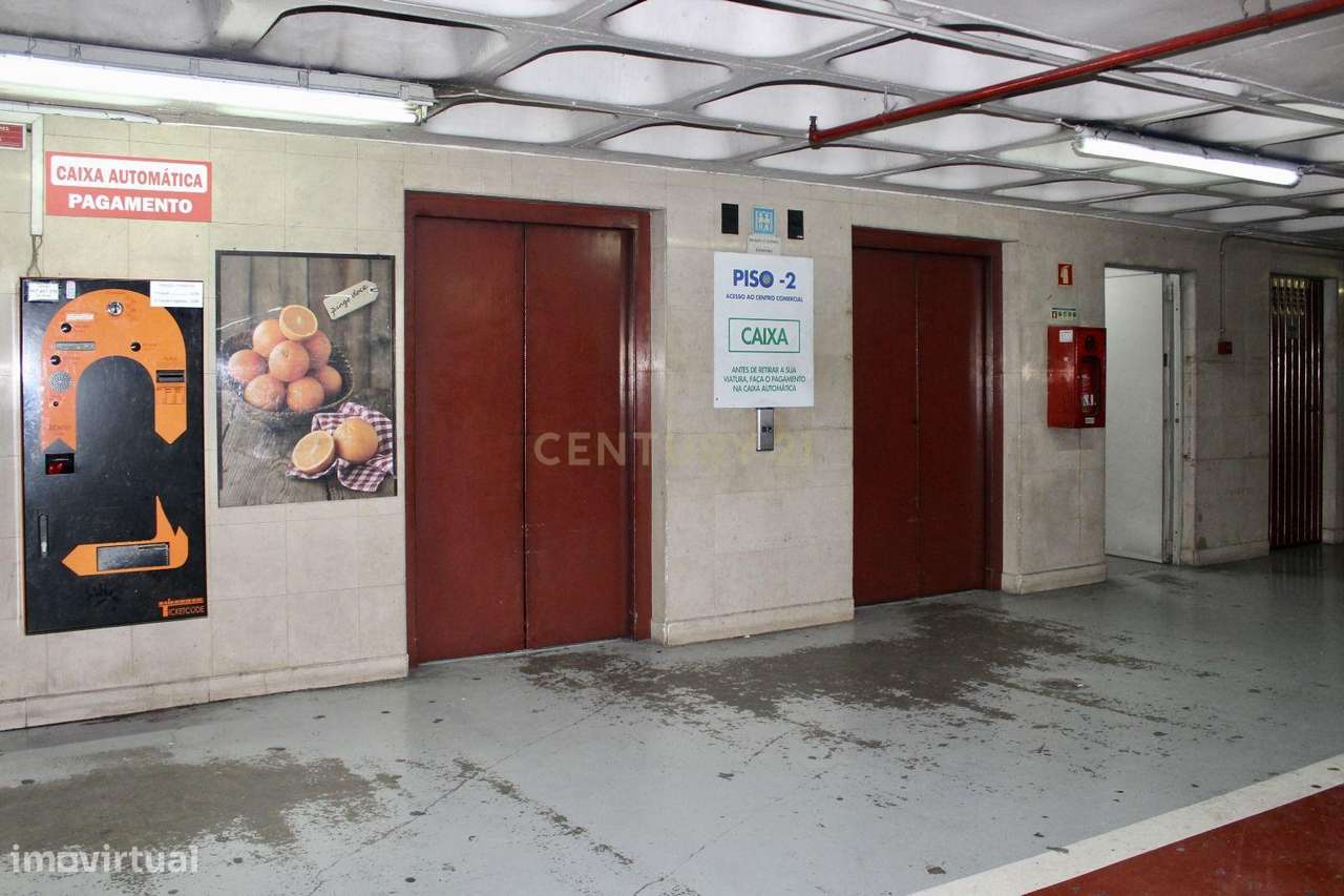 Excelente negocio parque de estacionamento com 192 lugares e 32 arrumo - Grande imagem: 4/23