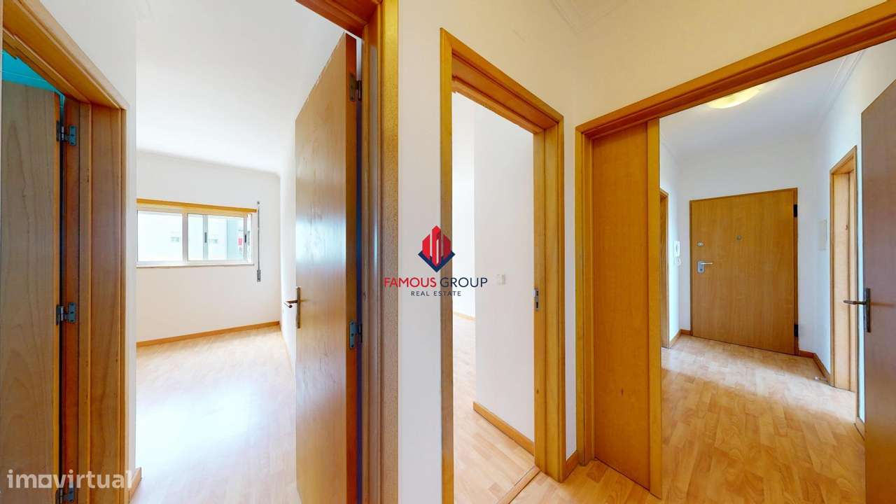 Apartamento T2 Com Garagem Excelente Localizacao