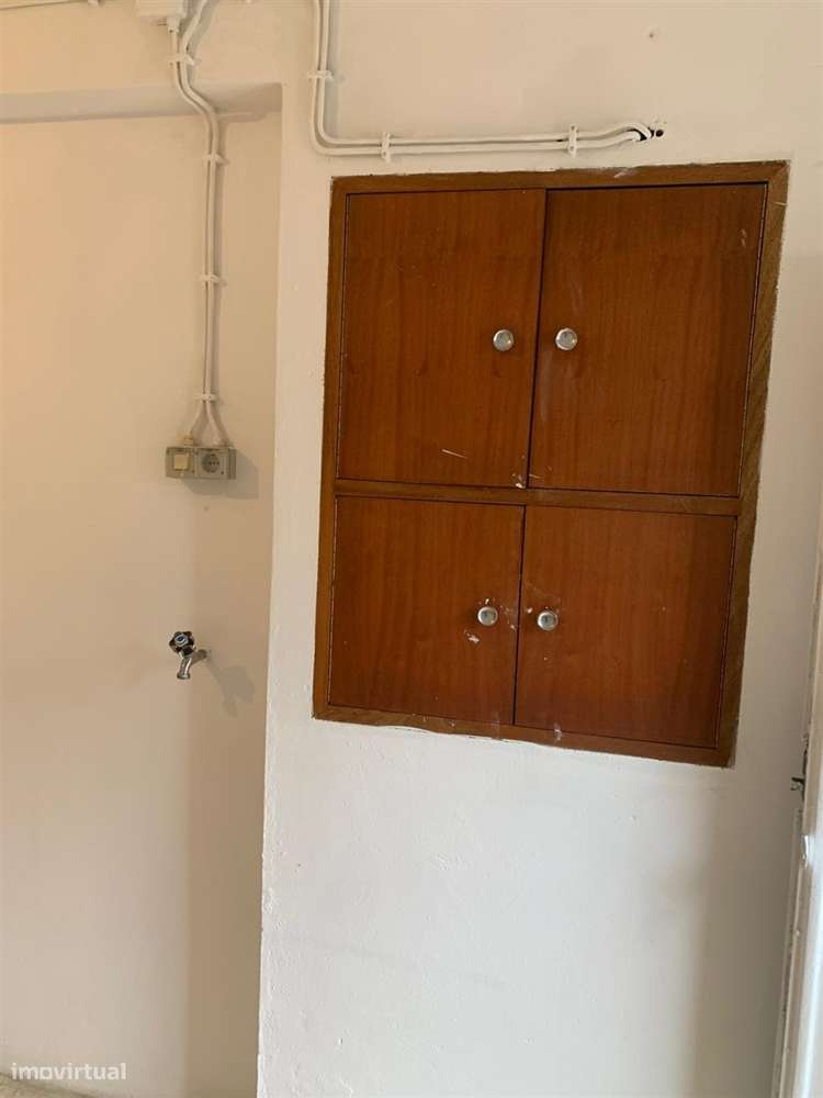 Garagem para arrendar com 14 m² em Mem- Martims Garagem para arrendame - Grande imagem: 4/11