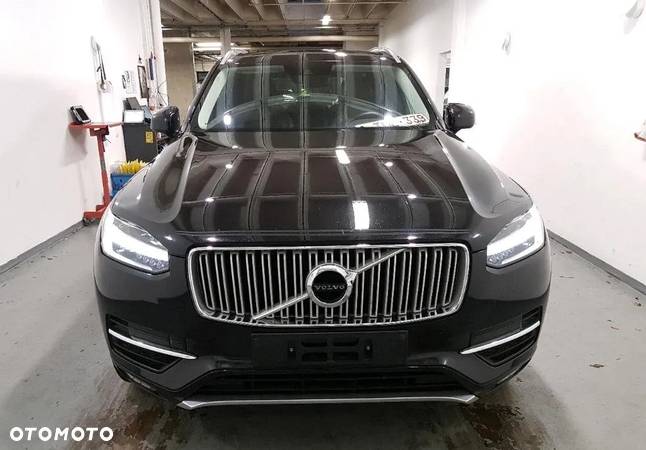 Volvo XC 90 - 8