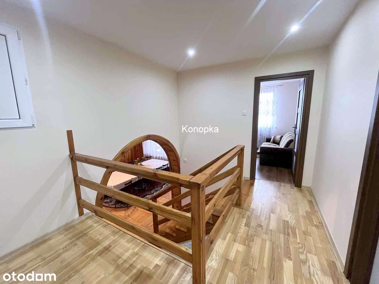 Solidny dom z tarasem i garażem-3