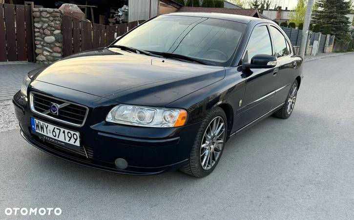 Volvo S60 2.4D5 Momentum - 1